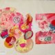 Dye patterns onto fabric